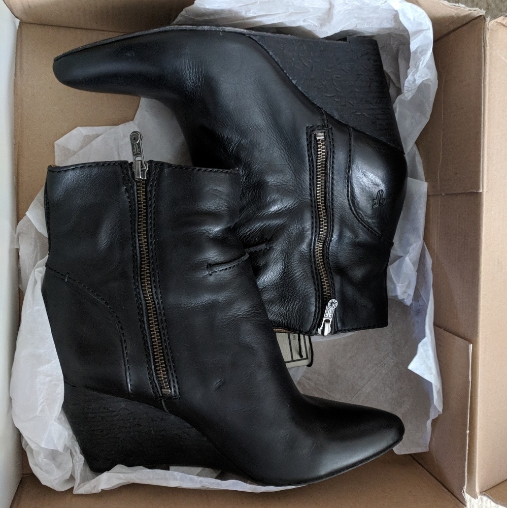 Sold FRYE Regina Seam Wedge Boots Black - 10M - Picture 6 of 8